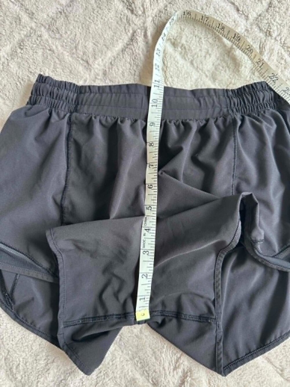 Lululemon | Black Hotty Hot Shorts II | Size 8 - Picture 9 of 10